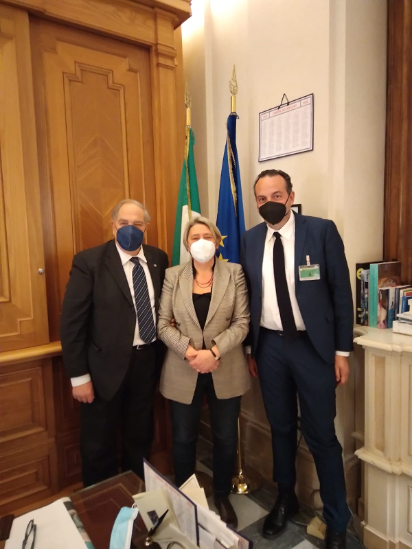 Fiesa Confesercenti alla Camera dei deputati per la presentazione della Proposta di Legge su “Misure per il sostegno ai servizi commerciali primari nei centri storici, nei centri commerciali naturali e nelle aree periferiche” ad opera della Presidente della X Commissione Attività produttive On. Martina Nardi